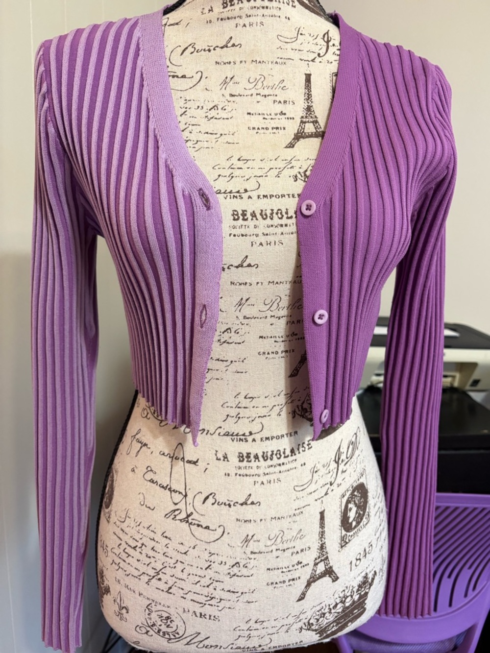 PrettyLittleThing Lilac Two-Toned Ribbed Button-Up Cardigan - Picture 4 of 7